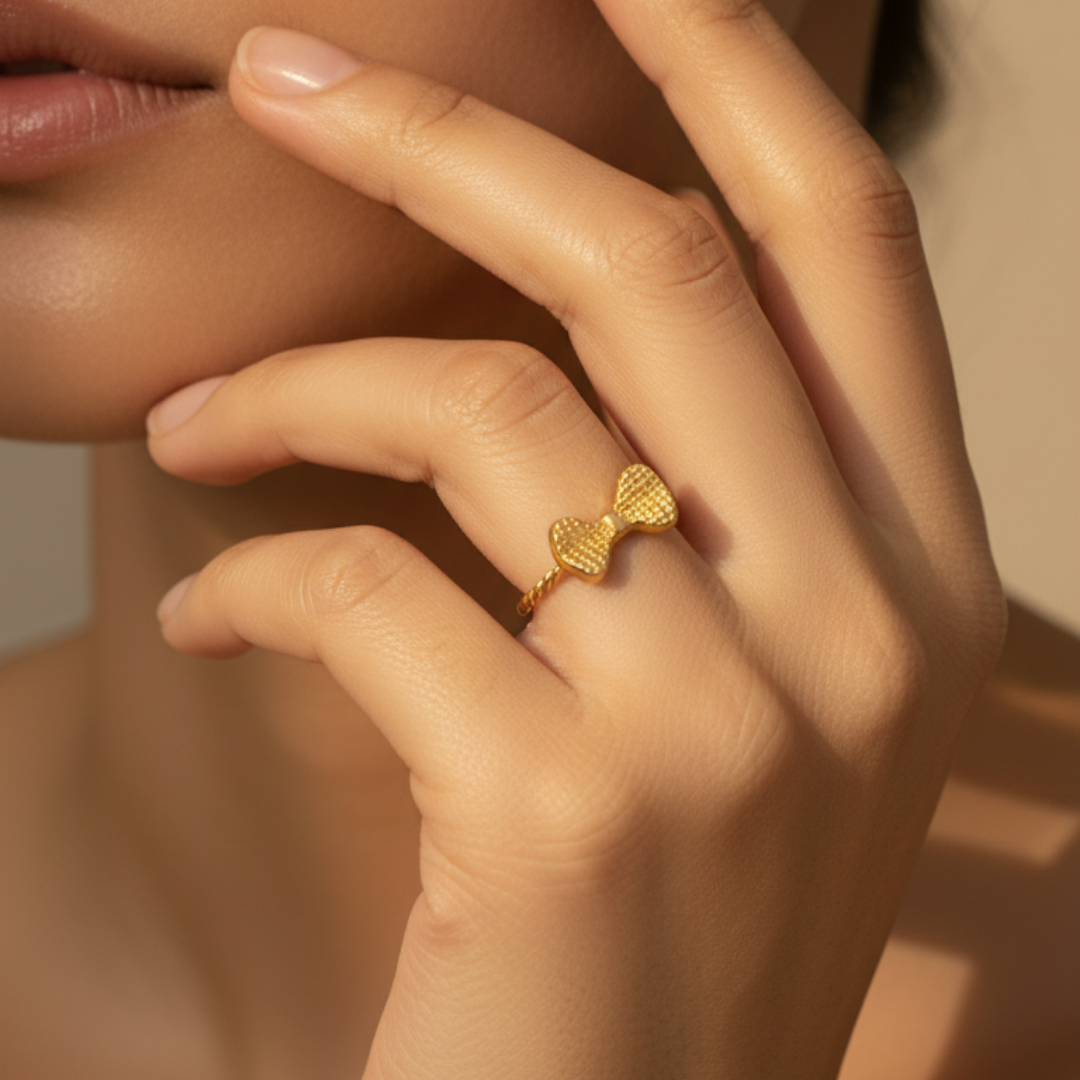 Ribbon Embrace Ring