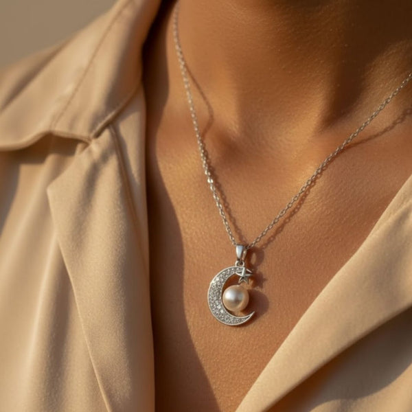 Carla Waning Necklace